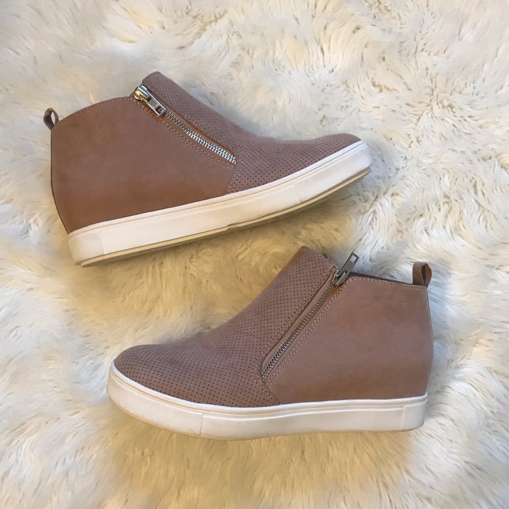 Mauve Gray Wedge Ankle Boots Booties size 8.5